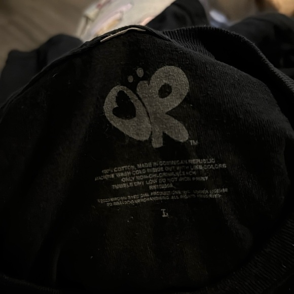 Olivia Rodrigo Sour Panel Portrait Graphic Tee - Picture 3 of 3